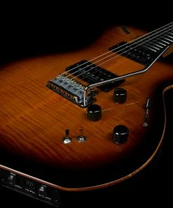 Electric Guitars Godin 024124 LGXT - Synth Access - 3 Voice Cognac Burst Flame AA Electric Guitar