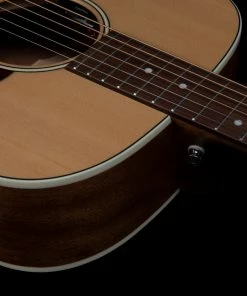 Acoustic Guitars Art & Lutherie 050710 Legacy Acoustic Electric Concert Guitar Natural EQ